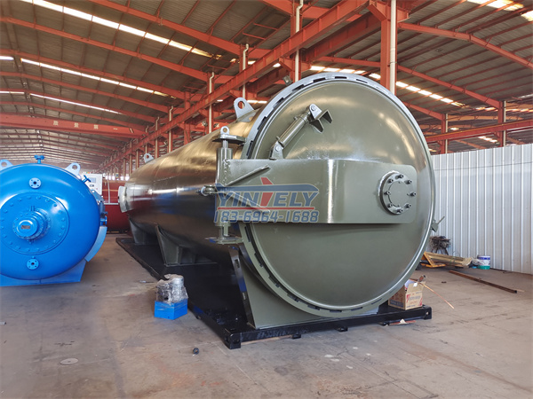 <b>出口澳洲復(fù)材管道輥軸熱壓罐</b>